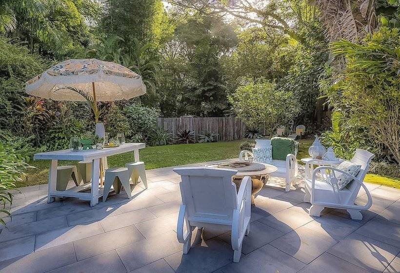 2ベッドルームハウス, Sanctuary In The Pocket