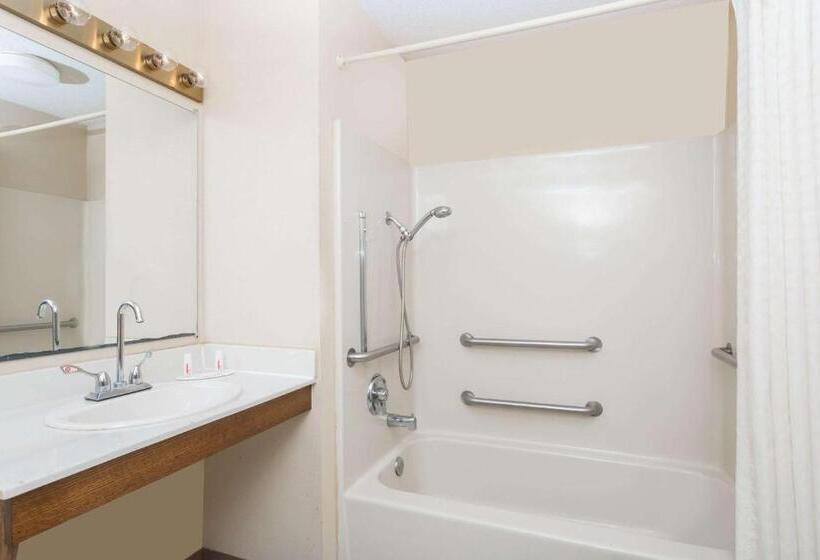 غرفة قياسية لذوى الاحتياجات الخاصة, Baymont By Wyndham Greenwood