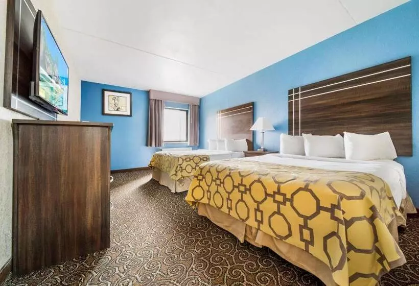 اتاق دلوکس مخصوص معلولین, Baymont By Wyndham Muncie Near Ball State University