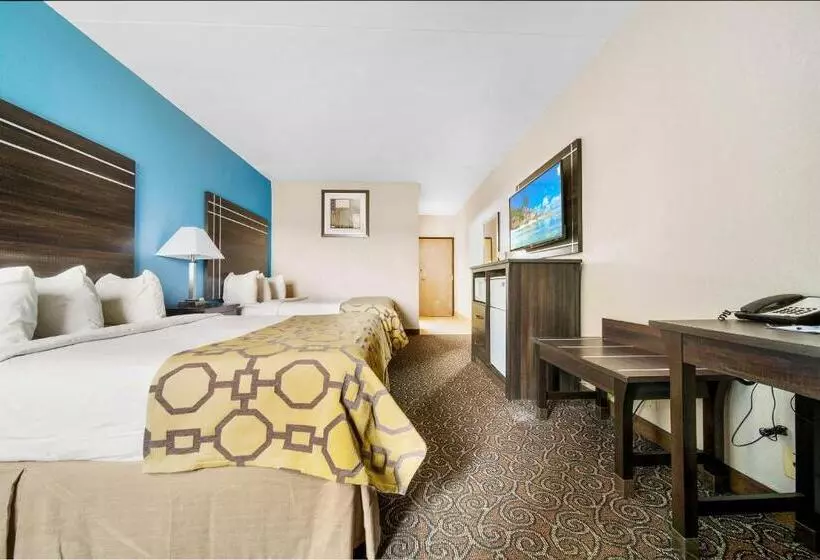 اتاق دلوکس مخصوص معلولین, Baymont By Wyndham Muncie Near Ball State University