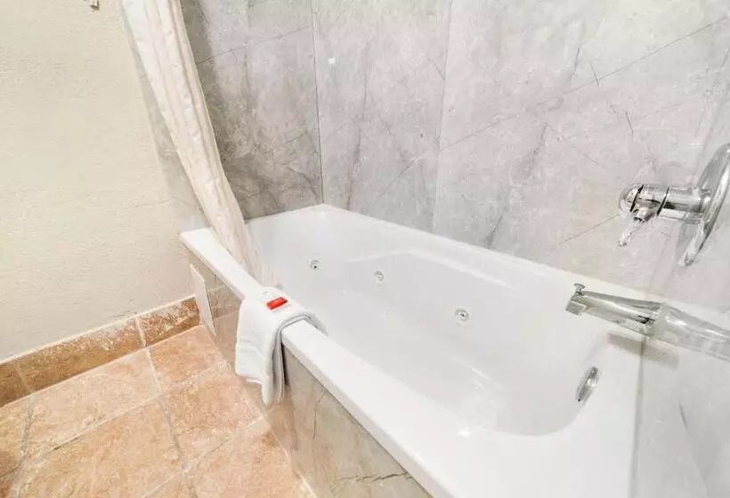 سوئیت با تخت بزرگ, Baymont By Wyndham Muncie Near Ball State University