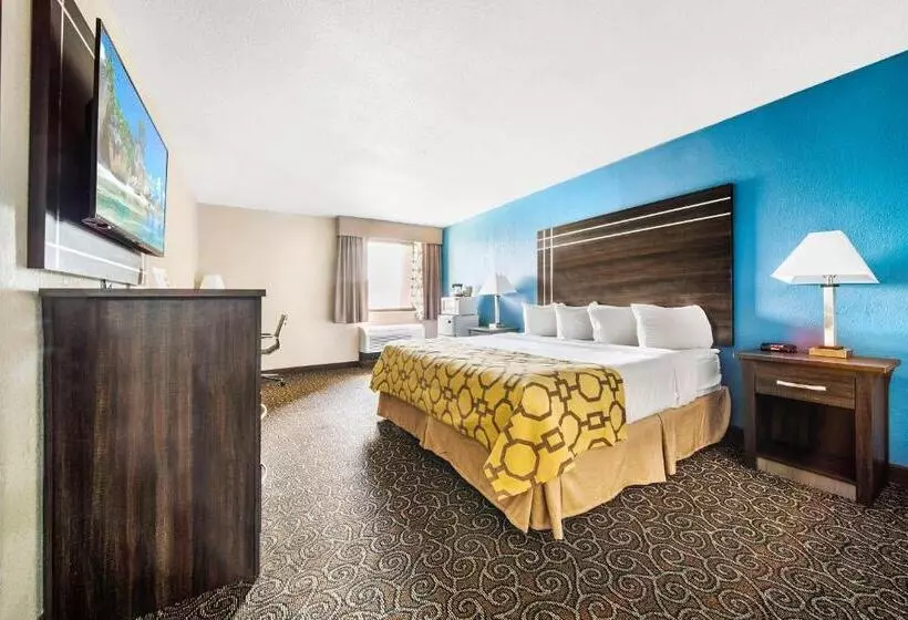 اتاق استاندارد با تخت بزرگ, Baymont By Wyndham Muncie Near Ball State University