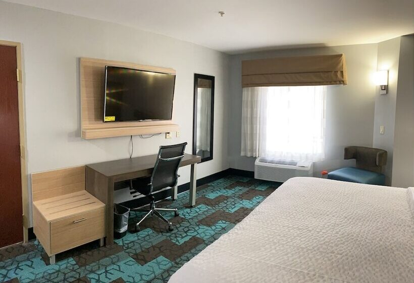 带2个双人床的标准工作室, Clarion Pointe Wake Forest   Raleigh North