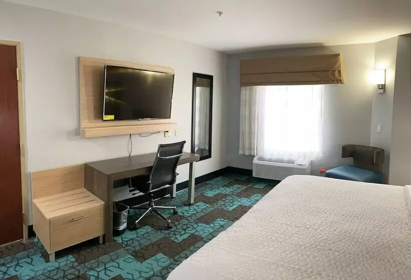 ２ダブルベッドのスタンダードルーム, Clarion Pointe Wake Forest   Raleigh North
