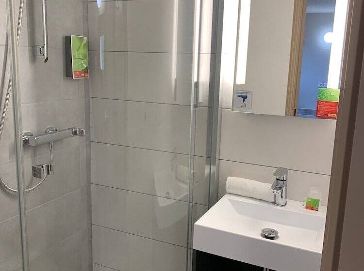 חדר סטנדרט לשלושה, Initial By Balladins Tours Sud