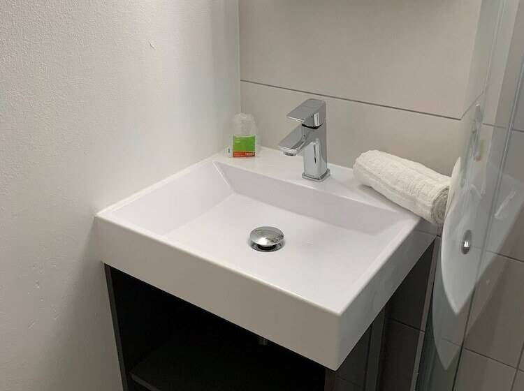 Номер Стандарт Трехместный, Initial By Balladins Tours Sud