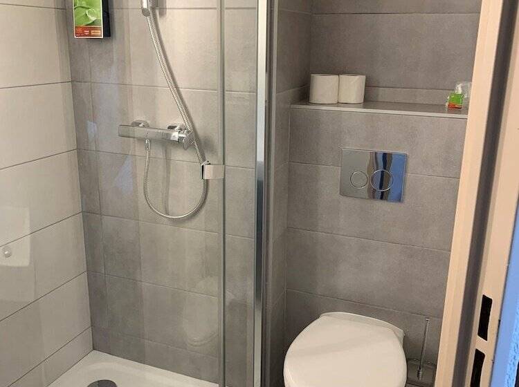 חדר סטנדרט לשלושה, Initial By Balladins Tours Sud