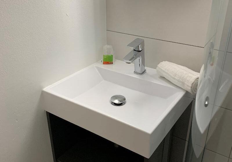 חדר סטנדרט לשלושה, Initial By Balladins Tours Sud