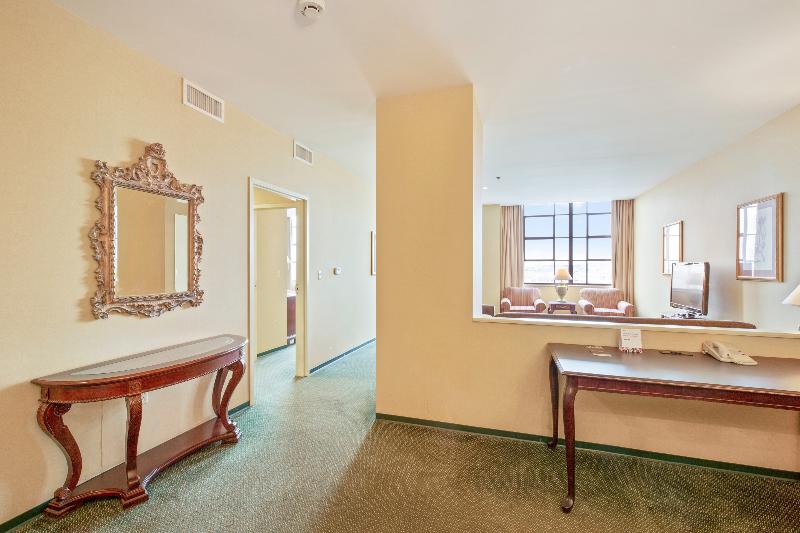 جناح, OYO St Louis Downtown City Center MO