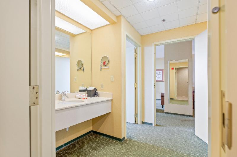 جناح, OYO St Louis Downtown City Center MO