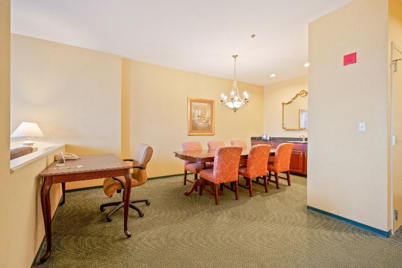 جناح, OYO St Louis Downtown City Center MO