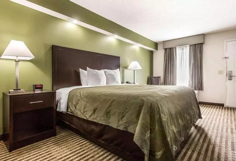 キングサイズベッドのスタンダードルーム, Quality Inn Lancaster