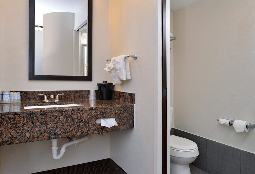 带2个双人床的标准工作室, Sleep Inn