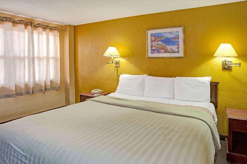 キングサイズベッドのスタンダードルーム, Travelodge By Wyndham Fort Lauderdale