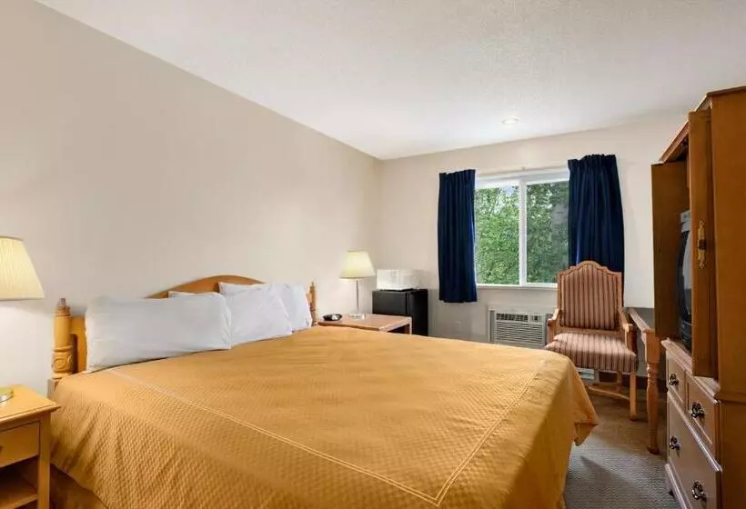 キングサイズベッドのスタンダードルーム, Travelodge By Wyndham Port Of Tacoma Wa