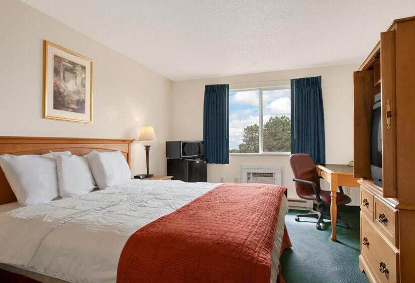 带大床的标准间, Travelodge By Wyndham Port Of Tacoma Wa