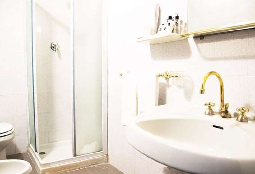 اتاق استاندارد, Jr Hotels Bocconi Milano