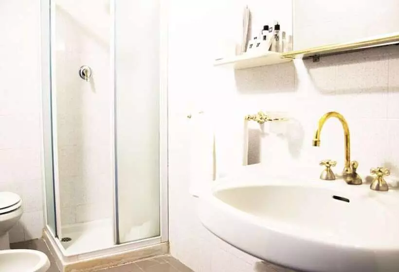 اتاق استاندارد سه نفره, Jr Hotels Bocconi Milano
