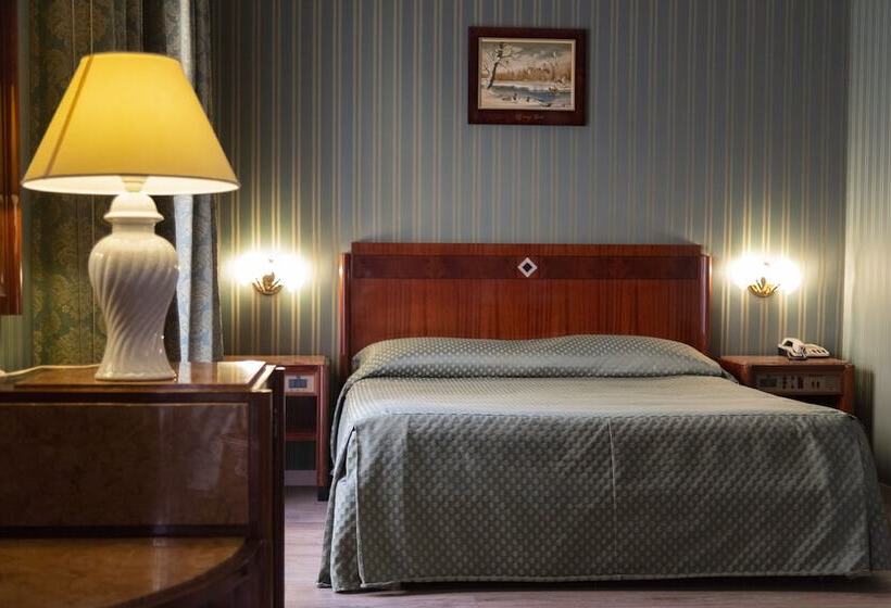 اتاق استاندارد یک نفره, Jr Hotels Bocconi Milano