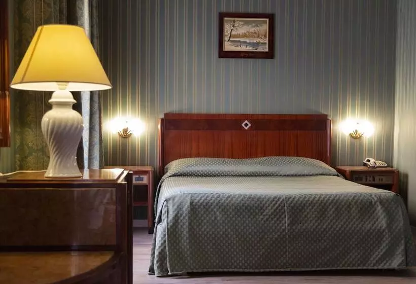 اتاق استاندارد یک نفره, Jr Hotels Bocconi Milano
