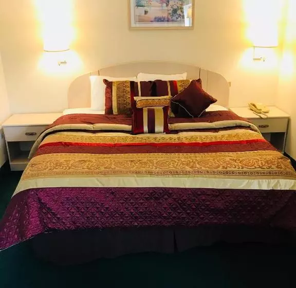 キングサイズベッドのスイートルーム, Americas Best Value Inn Pinckneyville