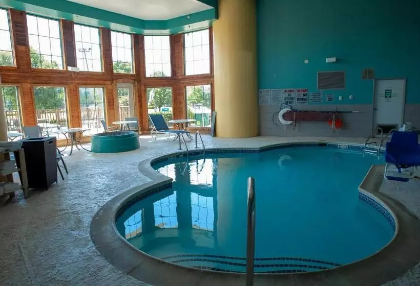 キングサイズベッドのスイートルーム, Clarion Pointe Indianapolis Airport