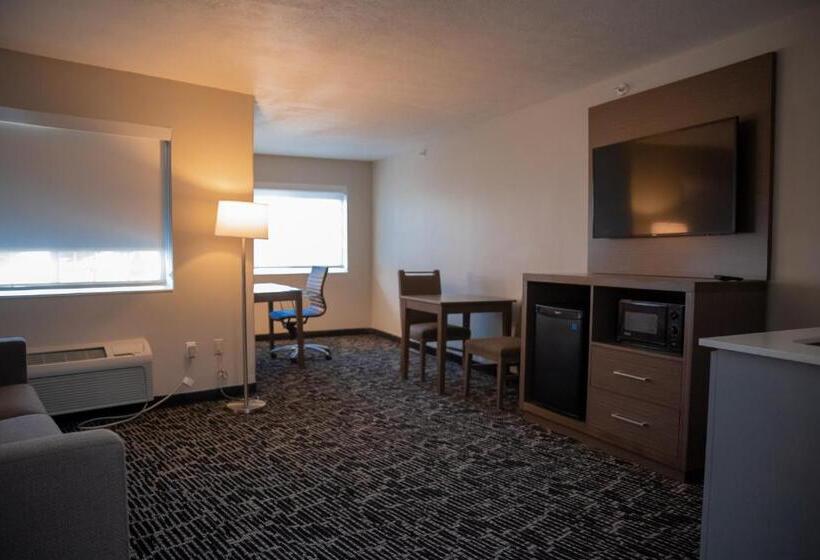 キングサイズベッドのスイートルーム, Clarion Pointe Indianapolis Airport