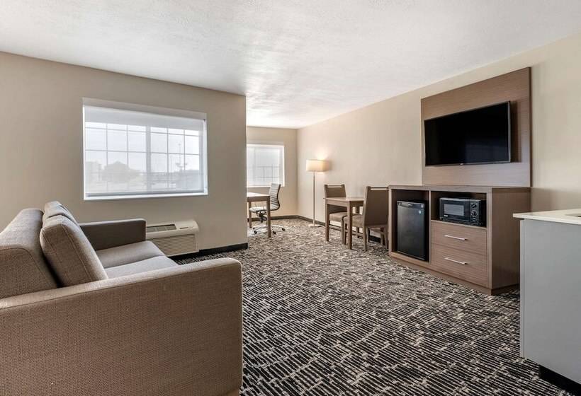 Lakosztály, Clarion Pointe Indianapolis Airport