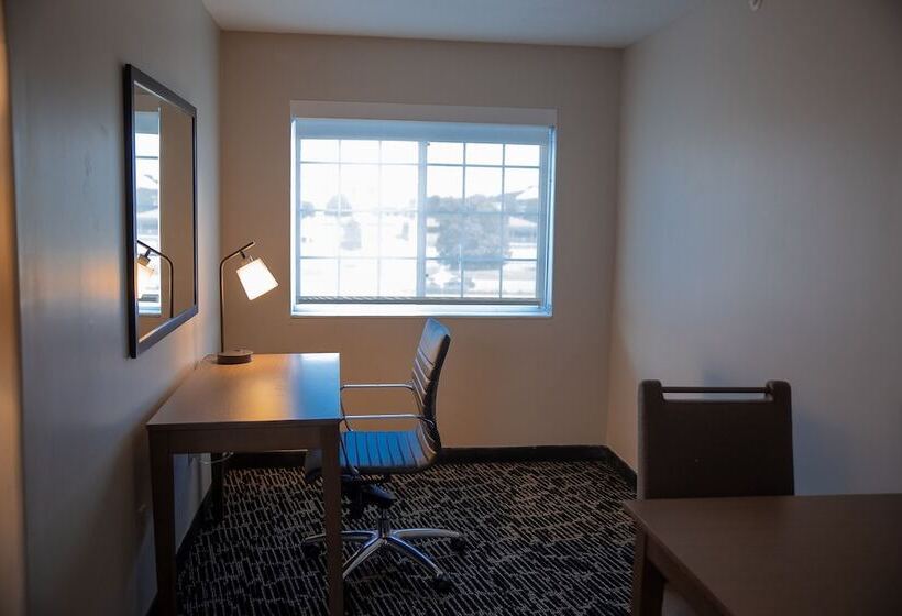 Lakosztály, Clarion Pointe Indianapolis Airport