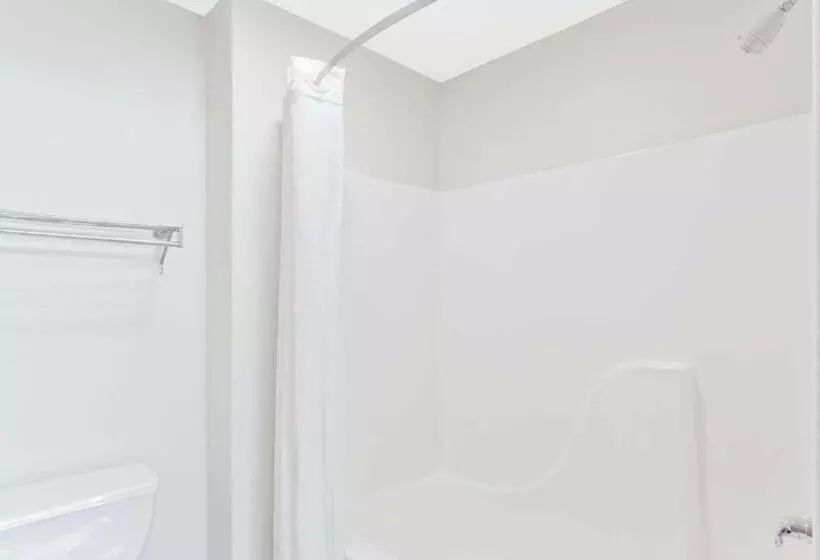 キングサイズベッドのスタンダードルーム, Super 8 By Wyndham Cloverdale In