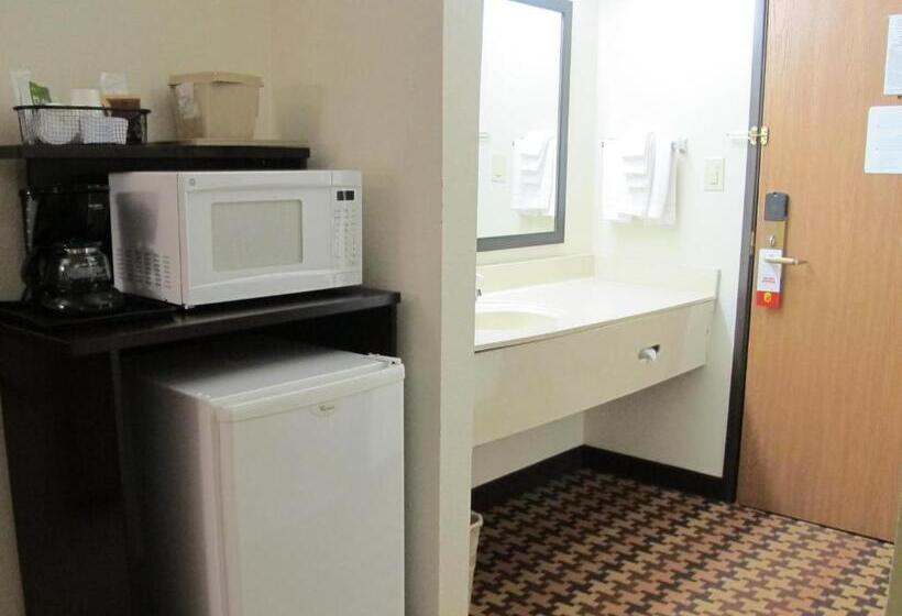 غرفة قياسية سرير كينج لذوى الإحتياجات الخاصة, Super 8 By Wyndham Cloverdale In