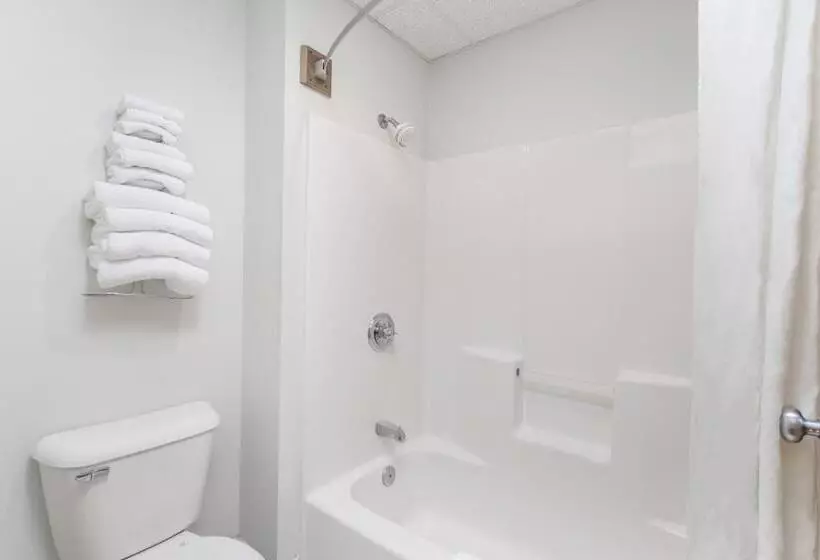 キングサイズベッドのスイートルーム, Americinn By Wyndham Eagle River Downtown