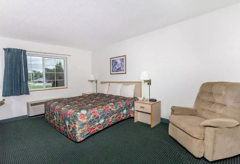 キングサイズベッドのスタンダードルーム, Americinn By Wyndham Eagle River Downtown