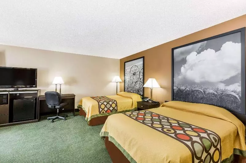スイート, Super 8 By Wyndham Jefferson