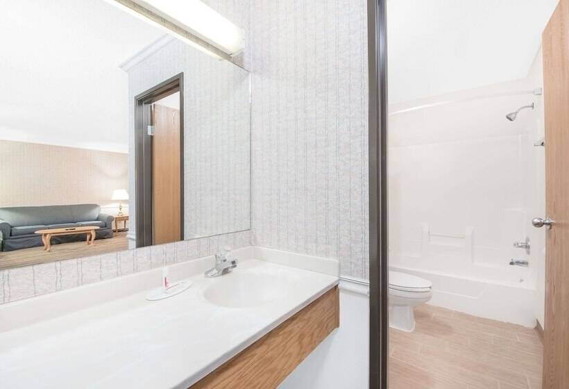 이그제큐티브 스튜디오, Wrangler