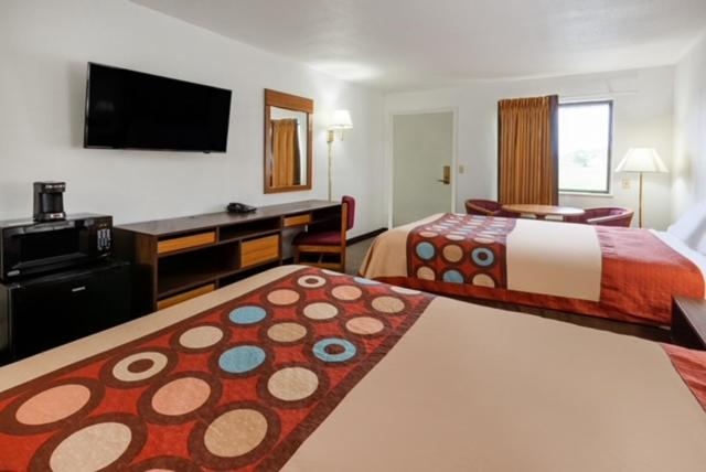 غرفة قياسية لذوى الاحتياجات الخاصة, Super 8 By Wyndham Newcomerstown