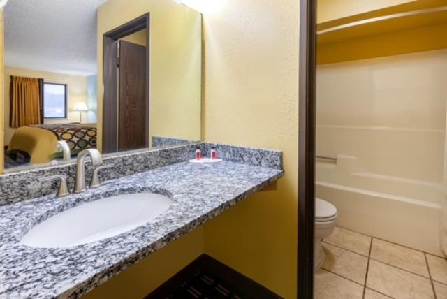 غرفة قياسية لذوى الاحتياجات الخاصة, Super 8 By Wyndham Newcomerstown