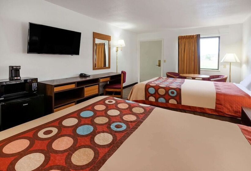 غرفه قياسيه سريرين مزدوجين, Super 8 By Wyndham Newcomerstown