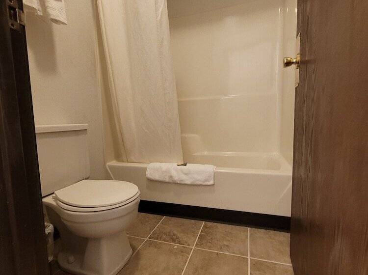 غرفه قياسيه سريرين مزدوجين, Super 8 By Wyndham Newcomerstown