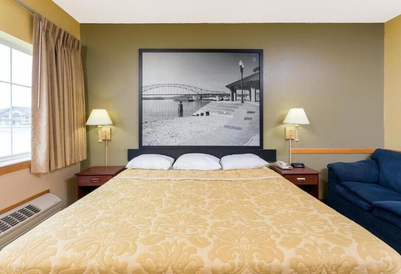 带大床的套房, Super 8 By Wyndham Osage