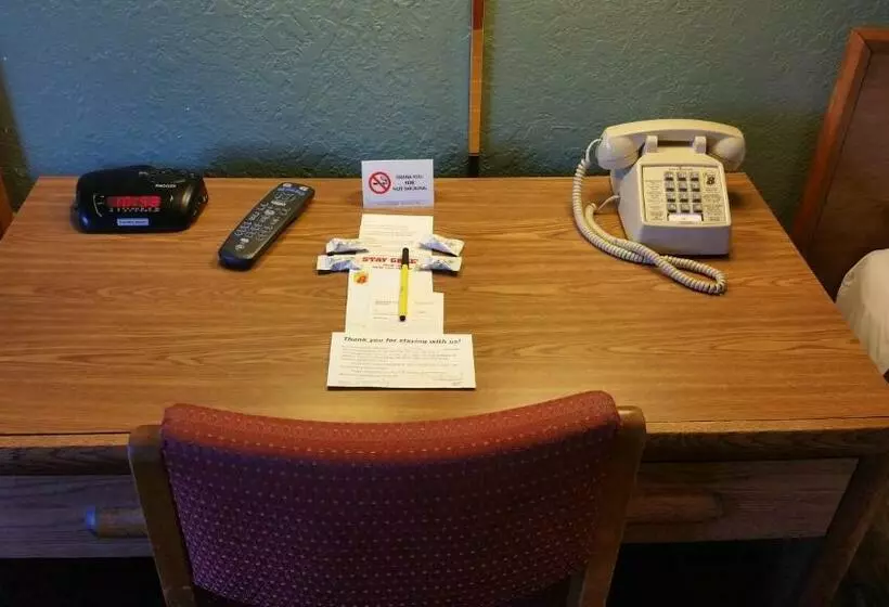 キングサイズベッドのスタンダードルーム, Super 8 By Wyndham Queensbury Glen Falls, Lake George Area