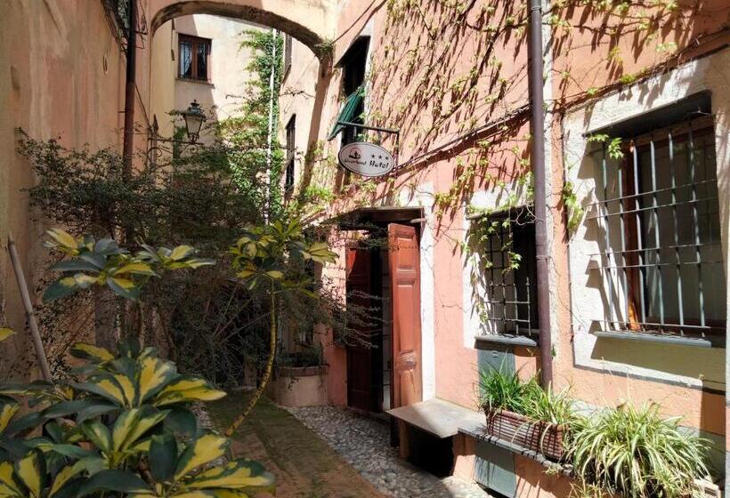 חדר אקונומי, Overland