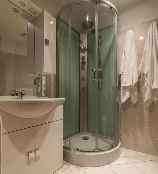 חדר קלאסי, Overland