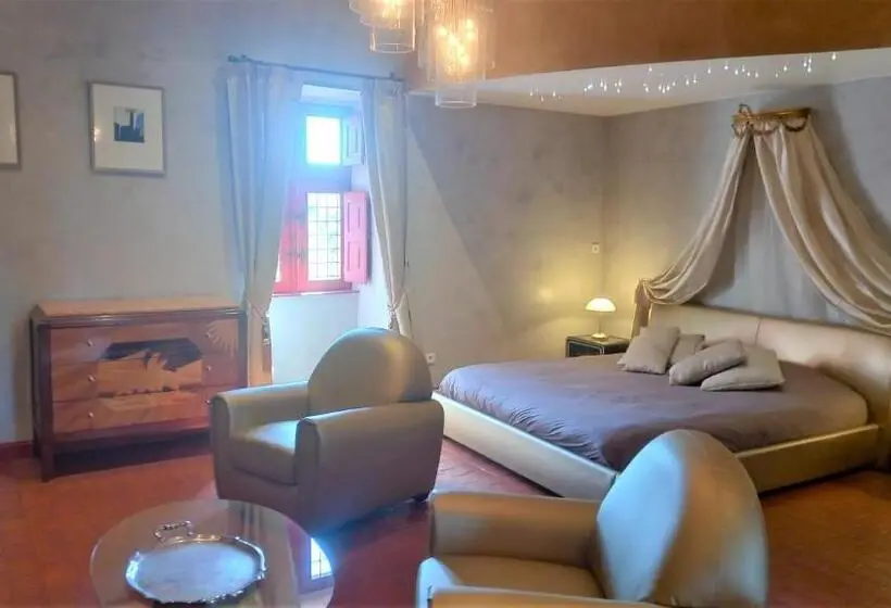 キングサイズベッドのデラックスルーム, Château La Servayrie