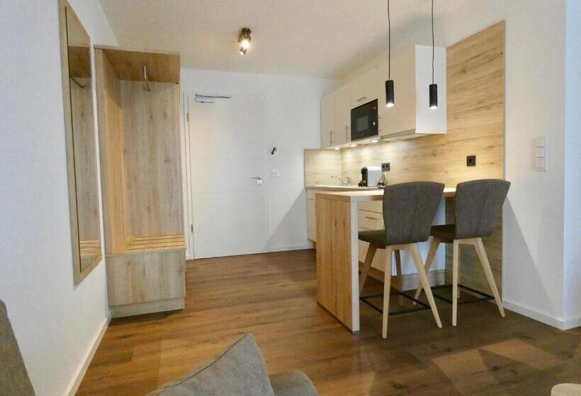 스탠다드 스튜디오, Living Hallertau