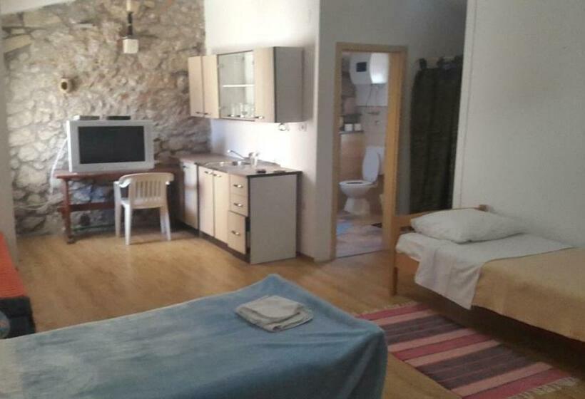 Студия Стандарт, Guest House Fosa