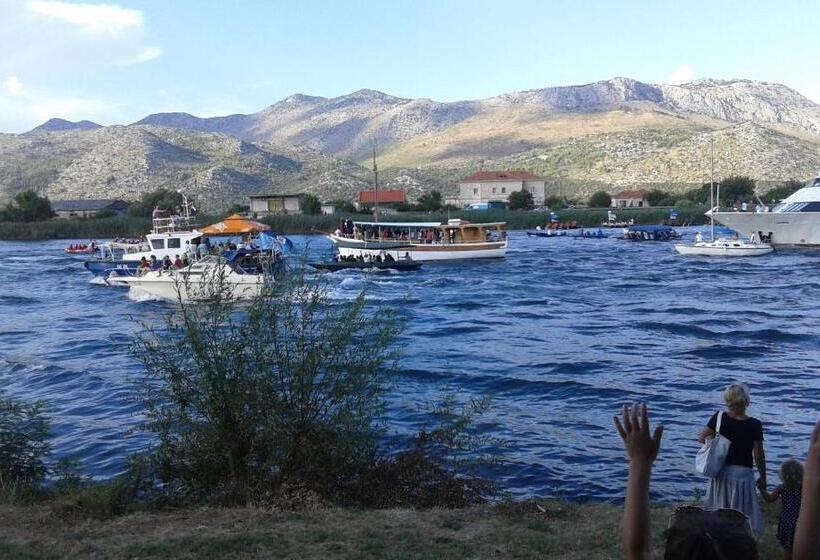 Студия Стандарт, Guest House Fosa