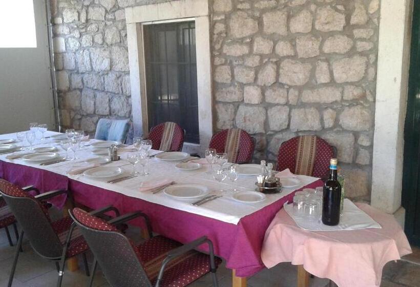 Трехместный Номер Стандарт с Балконом, Guest House Fosa