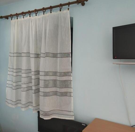 חדר סטנדרט לשלושה עם מרפסת, Guest House Fosa