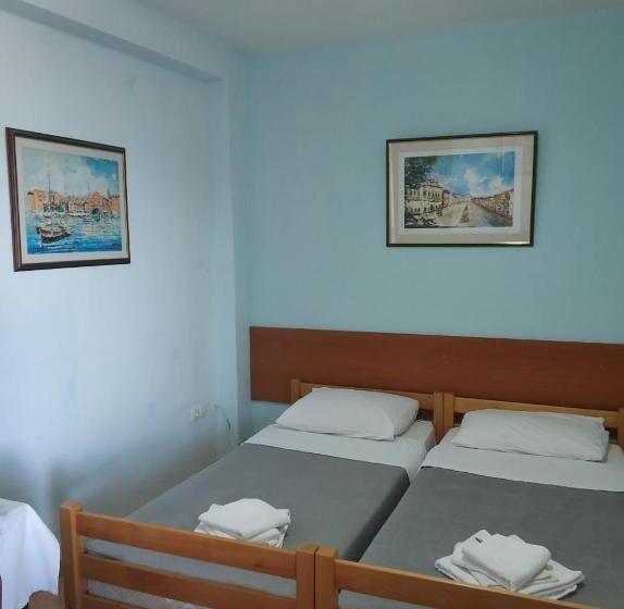Трехместный Номер Стандарт с Балконом, Guest House Fosa